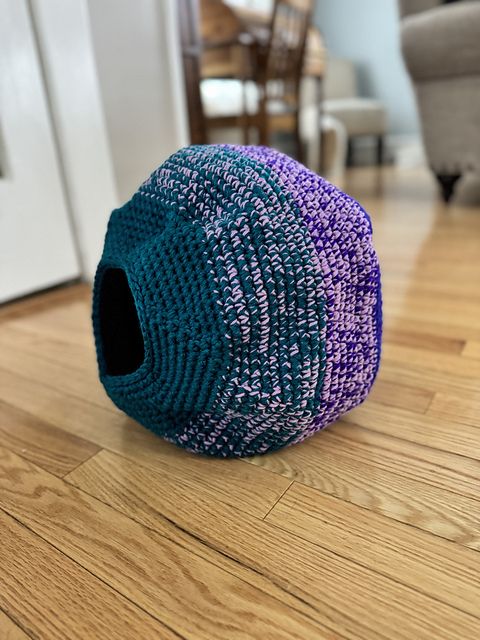 Cat Pod and Cave Crochet Pattern thumbnail